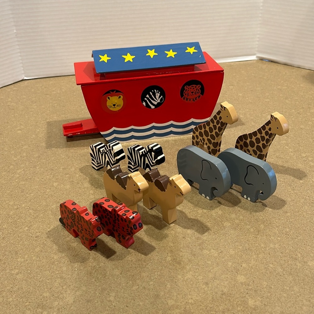 Wood 12 Piece Noah’s Ark Play Set